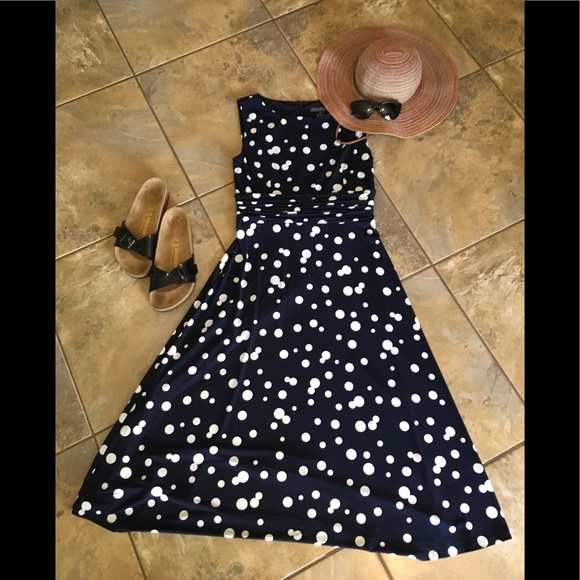 Jessica Howard Dresses & Skirts - HP🎉Dress Classic Navy Polka Dot Large